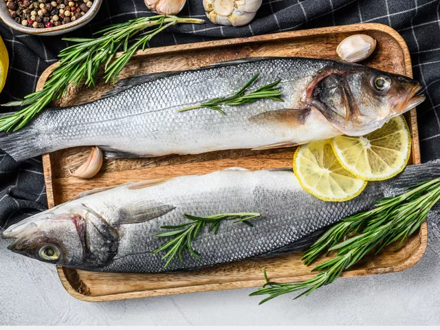 С какими продуктами нельзя вместе хранить рыбу?